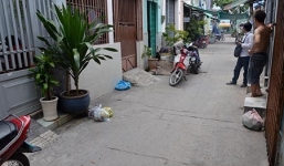 Bé 15 tháng tuổi cùng mẹ bị cướp dùng dao khống chế giữa đêm khuya