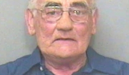 Cụ ông 68 tuổi dụ bé gái 9 tuổi làm chuyện người lớn