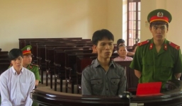 Dùng roi điện khống chế thiếu nữ rồi hiếp dâm tập thể