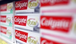 Hoang mang thông tin kem đánh răng Colgate Total gây ung thư