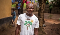 Ác mộng khủng khiếp của nữ sinh thoát 'tử thần' Ebola