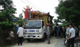 Bí ẩn người đi xe máy, vứt thanh niên gần chết ở cổng nhà