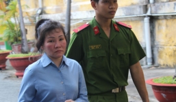 Bán dâm xong, đi vòng vòng để... trộm