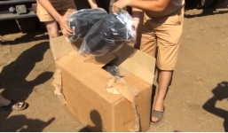 Đoàn xe chở hàng cứu trợ của Nga sang Ukraine chứa gì bên trong?