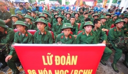 Vì sao chỉ tạm hoãn nhập ngũ với sinh viên ĐH hệ chính quy?