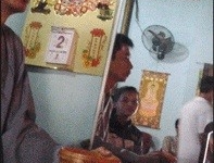 Chiêu chữa bệnh quái dị của 'cậu Năm' hột gà