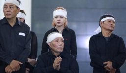 Chi Pu bỏ show vì gia đình gặp chuyện buồn