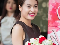 Hoàng Thùy Linh 'chịu chơi' trong ngày sinh nhật