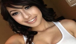 Ngẩn ngơ ngắm nhan sắc em gái Jennifer Phạm