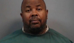 Theo dõi Facebook phát hiện chồng có 3 vợ khác