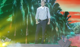 Xem video hiện tượng nhạc sến hát 'Về quê ngoại' Nhân tố bí ẩn 2014