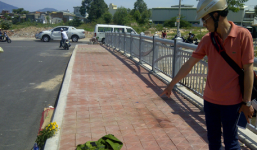 Phát hiện thi thể nam thanh niên chết bất thường trên cầu