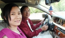 Chuyện tình lão đại gia nghìn tỉ cưới vợ kém 56 tuổi