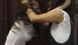 Kinh hoàng nữ sinh dằn mặt tình địch: Khi cổng trường sặc mùi đao kiếm