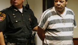 Nhân viên nhà xác quan hệ tình dục với hơn 100 xác chết