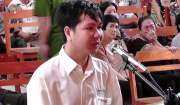 Thầy giáo tạt axit vào 4 đồng nghiệp làm bỏng nặng