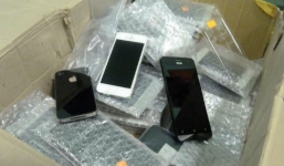 40 chiếc Iphone bị thu giữ trên xe khách