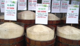 Kinh hãi gạo thơm biến thành cơm độc