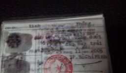 Xem chứng minh nhân dân của bạn gái trước khi “yêu” vẫn nhầm