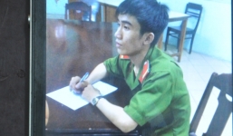 Mạo danh công an để…“lái máy bay bà già”