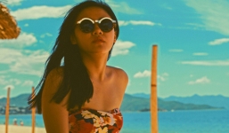 Văn Mai Hương sexy với bộ bikini trên biển