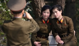 Nữ sinh Triều Tiên đua nhau phẫu thuật thẩm mỹ để được xuất ngoại