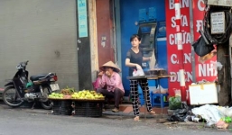 Sốc với thu nhập'khủng' của một số gánh hàng rong phố cổ