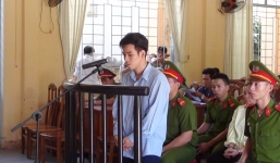 Tên trộm khống chế 4 con tin trong phòng trọ