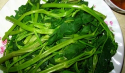 Cách luộc rau vẫn giữ nguyên màu xanh ngon