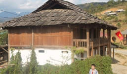 Nhà sàn Pơ Mu đại gia triệu đô mua không nổi