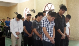 Giọt nước mắt muộn màng của cầu thủ Ninh Bình bán độ