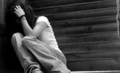 Đặt điện thoại quay tự động, vợ phát hiện chồng hờ đồi bại với con riêng