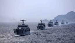 Trung Quốc tập bảo vệ giàn khoan trên Biển Đông