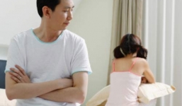 Vợ khóc ngất khi chồng cô hàng xóm gặp tai nạn