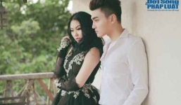 Phi Thanh Vân 'vác bụng bầu' chụp hình cùng 'gà cưng'