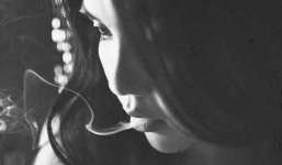 Ồn ào với nghi án Ngọc Trinh bị ngáo đá