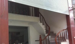 Vụ đâm chết người trong ô tô: Nhà nạn nhân bị ném ruột cá thối