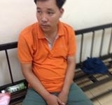 Tài xế nhổ nước bọt, vụt cảnh sát giao thông giữa đường