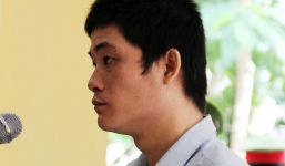 Đánh chết bạn tình đồng tính vì... không đi vệ sinh cùng