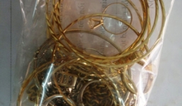 Đi trộm, ngủ quên trong tiệm vàng