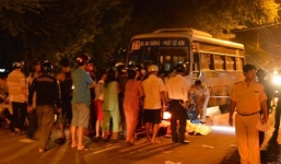 Xe máy đâm trực diện xe buýt, một người chết thảm