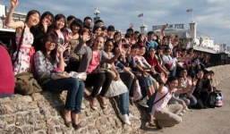 Gái ngoan nói về lối sống thoáng bên Tây