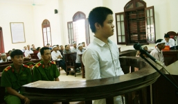 Đòi 'yêu' không được, dùng gạch đá đập chết bé gái 12 tuổi