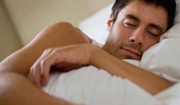 Những tư tế ngủ xấu khiến nam giới bị yếu sinh lý