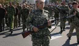 Báo Pháp: Nga tiến quân vào Ukraine với nhiều xe bọc thép