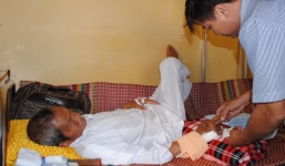 Con đánh bố 89 tuổi nhập viện