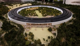 Đột nhập trụ sở 'phi thuyền' của Apple bằng máy bay không người lái