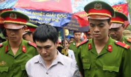 Đâm chết người yêu vì không cho kiểm tra tin nhắn lại còn bỏ chạy