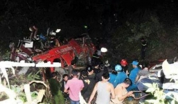 Phó thủ tướng yêu cầu làm rõ nguyên nhân xe khách lao xuống vực ở Sapa