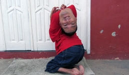 Diễn giả có đầu lộn ngược và nghị lực phi thường